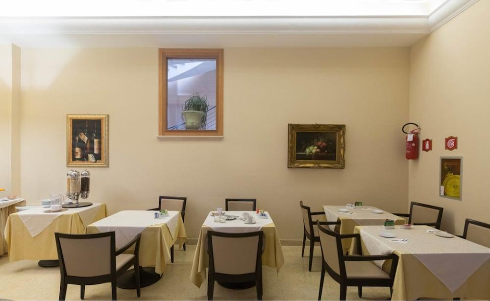 Seccy Hotel Boutique Art & Museum Fiumicino Zewnętrze zdjęcie