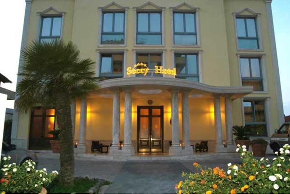 Seccy Hotel Boutique Art & Museum Fiumicino Zewnętrze zdjęcie