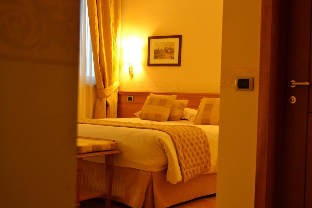 Seccy Hotel Boutique Art & Museum Fiumicino Pokój zdjęcie