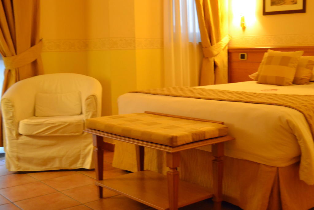 Seccy Hotel Boutique Art & Museum Fiumicino Pokój zdjęcie