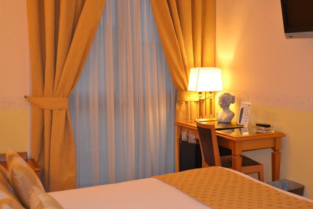 Seccy Hotel Boutique Art & Museum Fiumicino Pokój zdjęcie